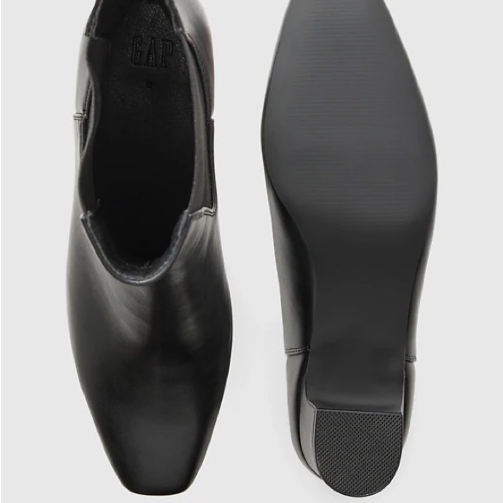 GAP Black Ankle Boots Sleek Slip-Ons